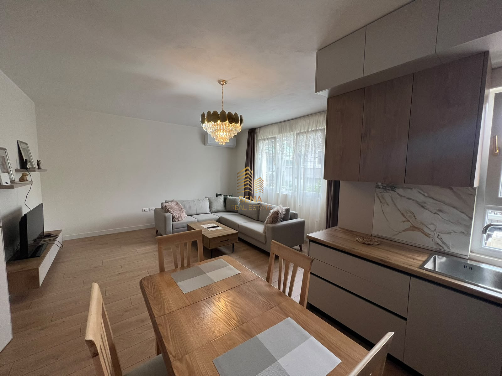 Qira, Hyrje Private 2+1+2blk, Porcelan, 60.000 Leke/muaj