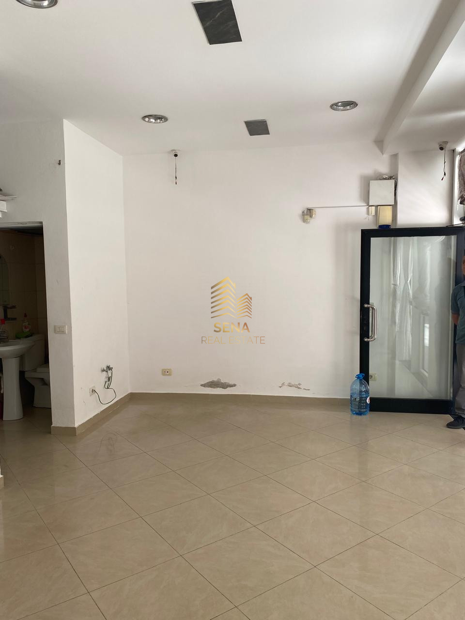 Qira, Ambient Biznesi , Fresk, 30.000 Leke/Muaj