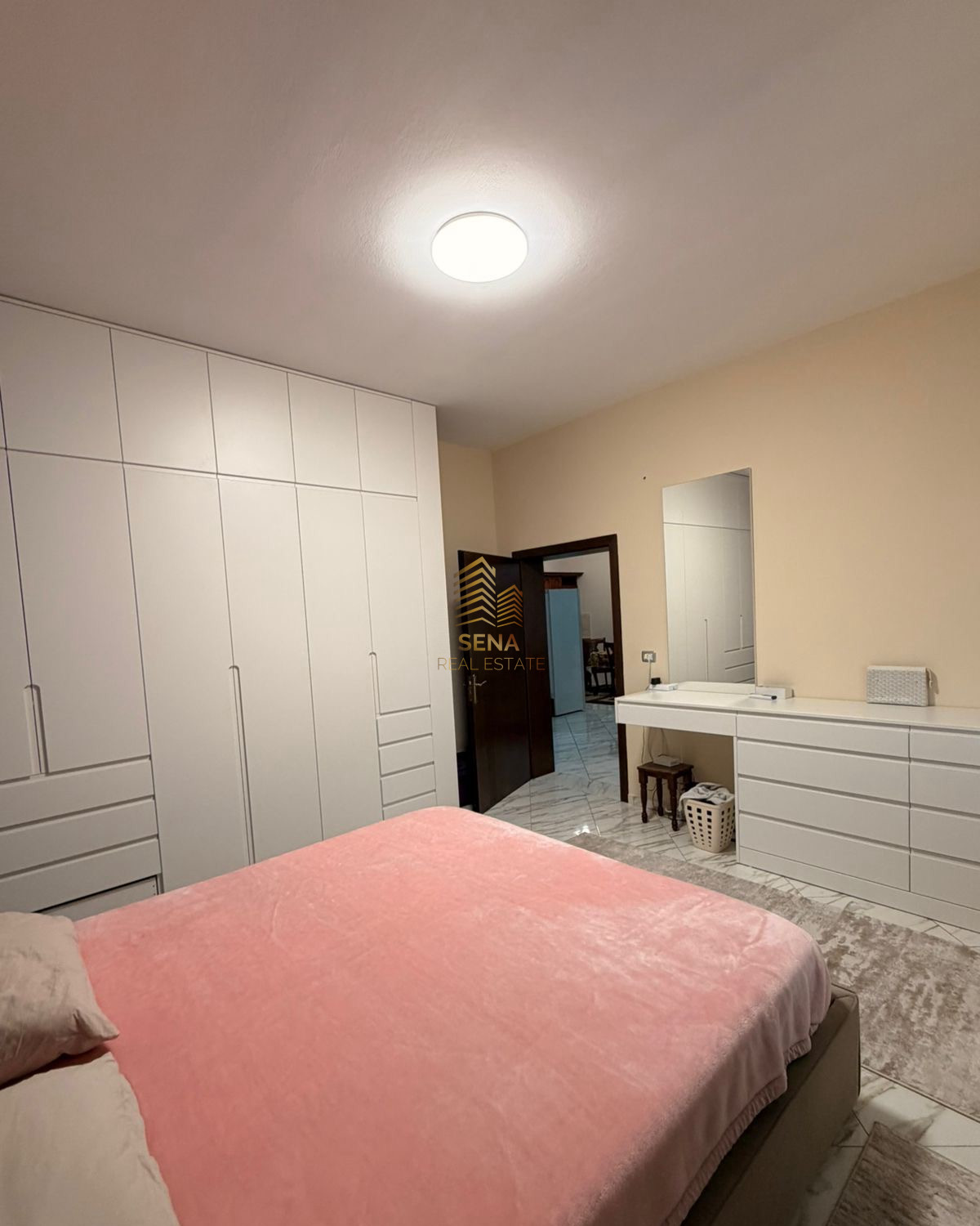 Qira, Hyrje Private, 2+1+blk+Post Parkimi, Univers City, 45.000 Leke/muaj