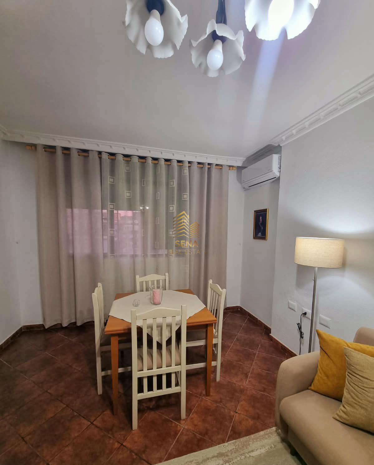 Qira, Apartament 2+1+Kuzhine e vecuar+blk, Prane Liceut – Rruga e Elbasanit, 65.000 Leke/muaj