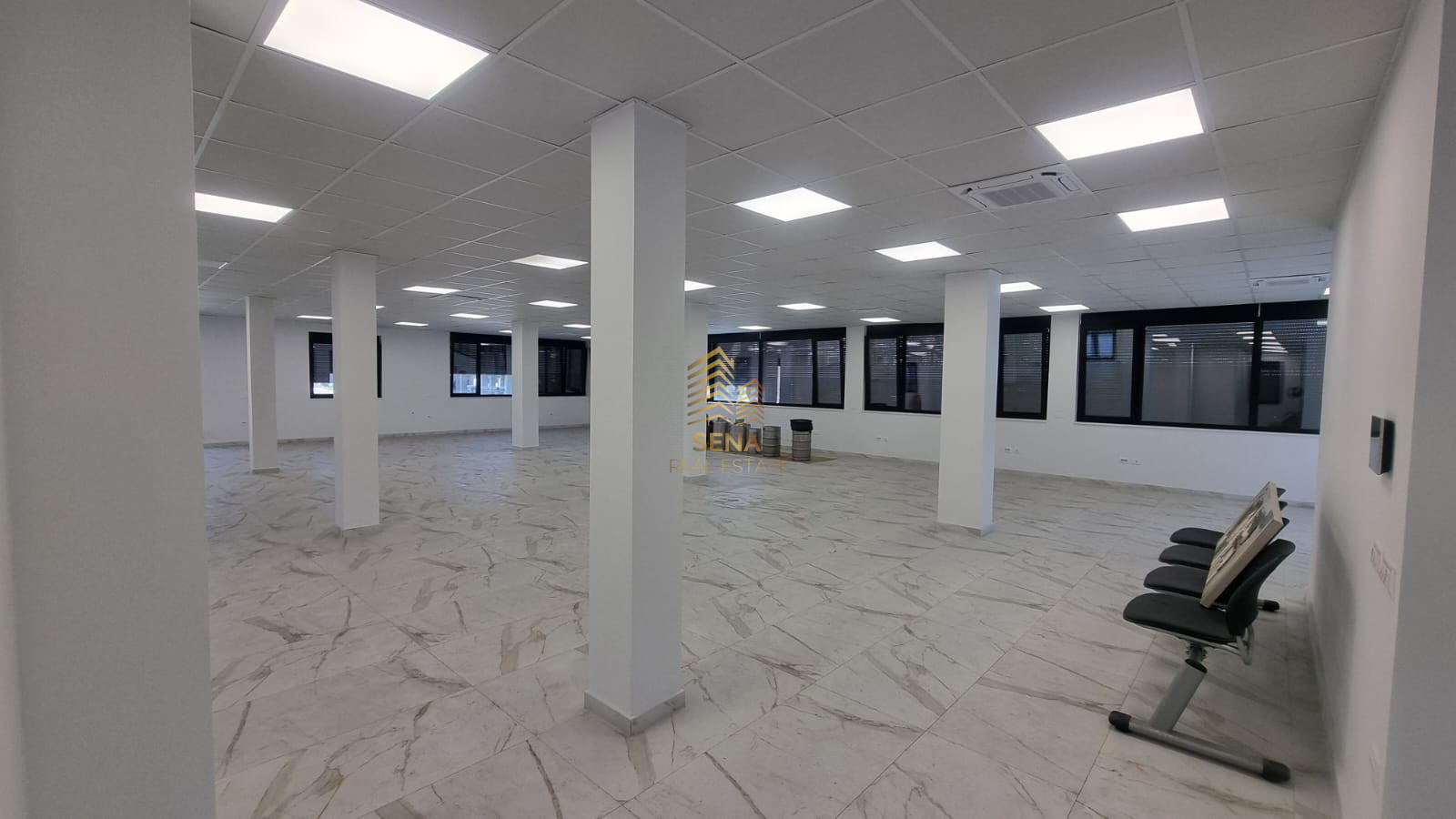 Qira, Ambient Biznesi 350m², Rrethrrotullimi i TEG, 2500 Euro/Muaj Neto