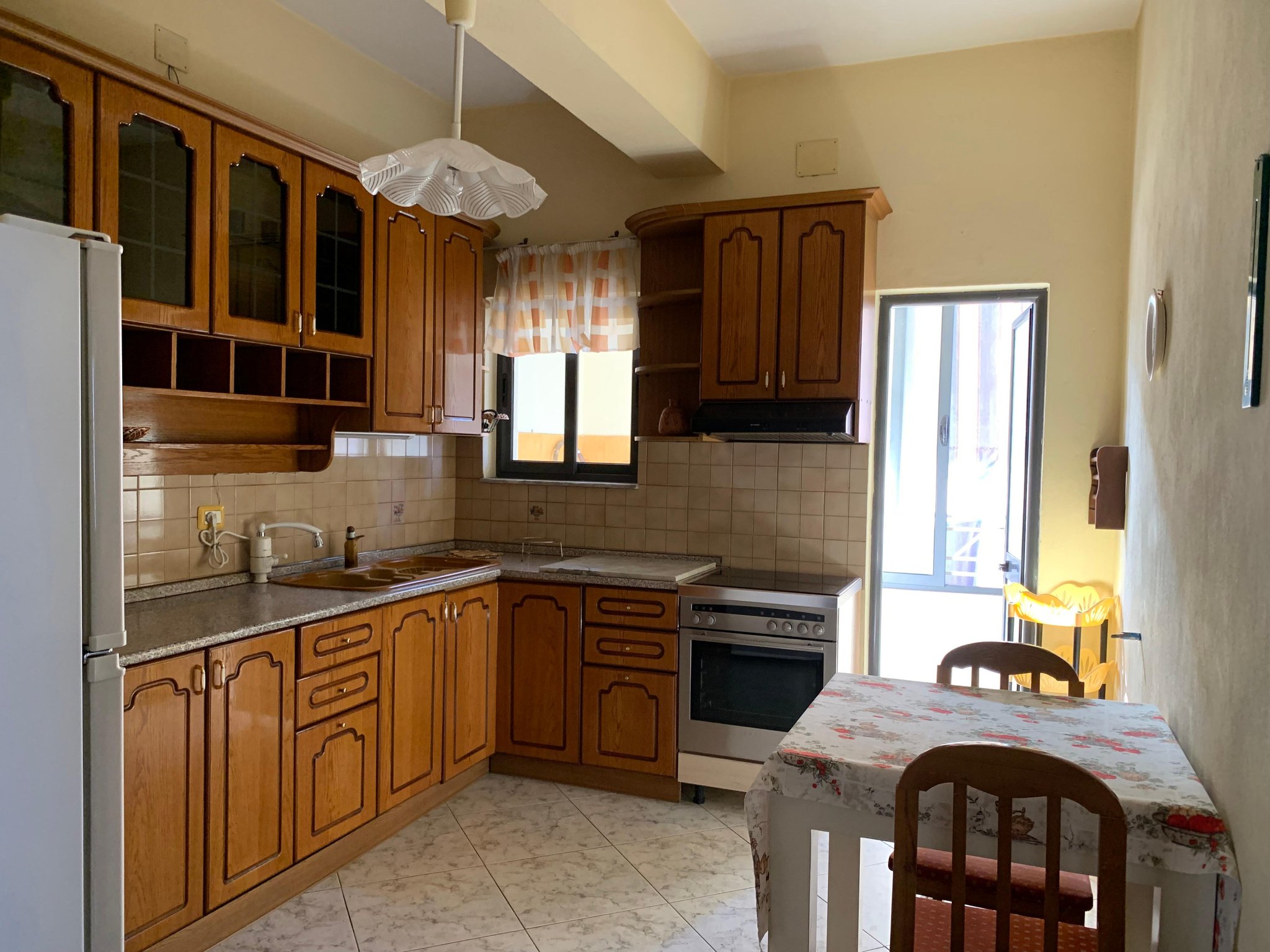 Qira, Hyrje Private, 2+1+blk, Kodra e Priftit, 48.000 Leke/Muaj