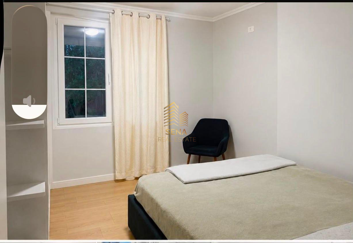 Shitet, Apartament 2+1+D+Blk, Stacioni i Trenit, 16.500.000 Leke