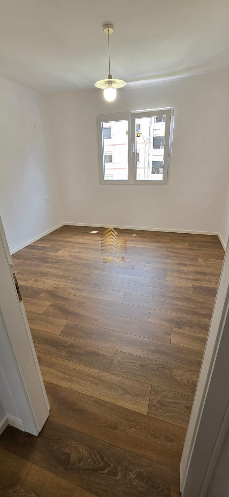 Shitet, Apartament 1+1, Rruga e Kavajes, 140,000 Euro