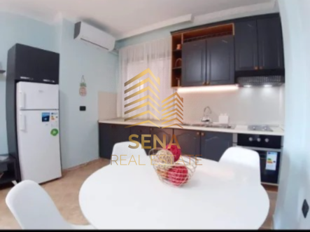 Qira,Hyrje Private,1+1,Zogu i Zi-Prane Pallatit te Sportit,45.000 Leke/muaj