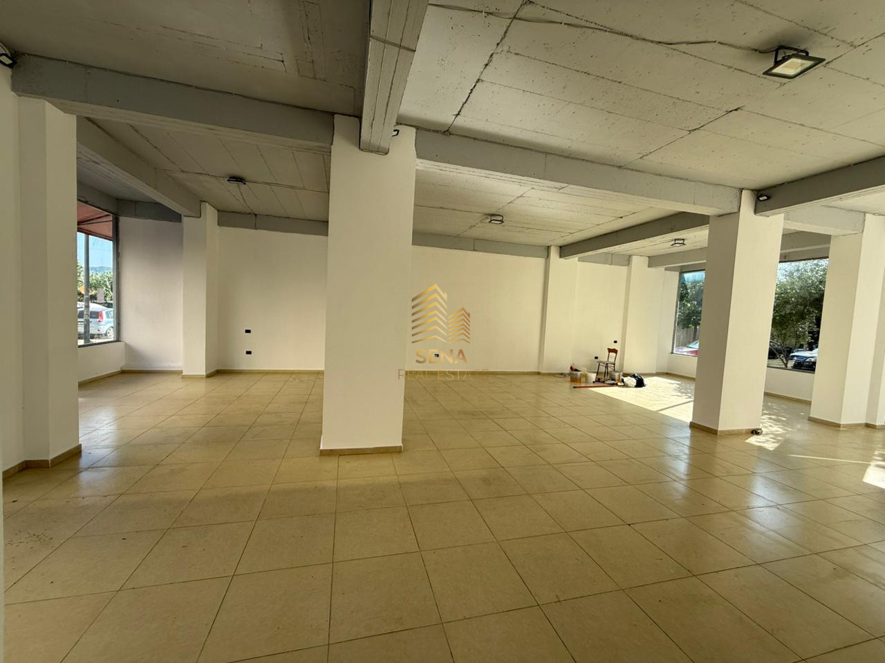 Qira, Ambient Biznesi 164m², Astir – prane Urban Gate, 1100 Euro/muaj