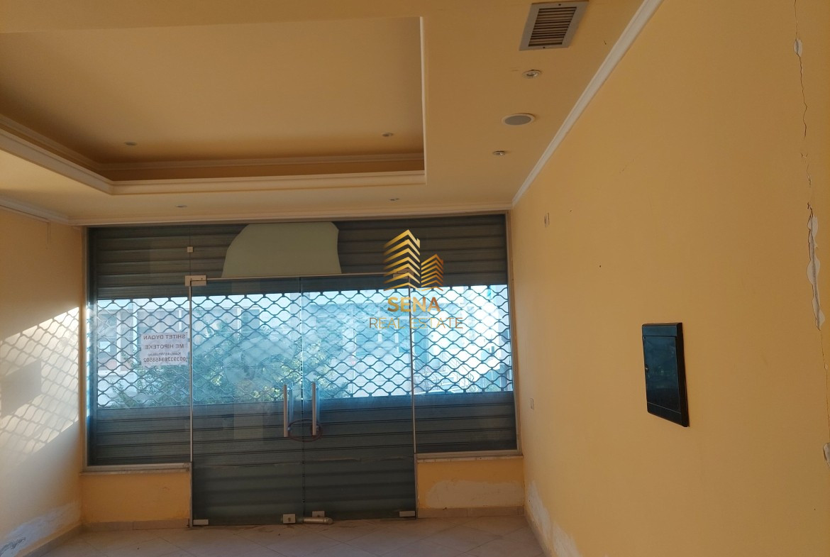 Shitet,Ambient biznesi, Fresk, 100.000 Euro