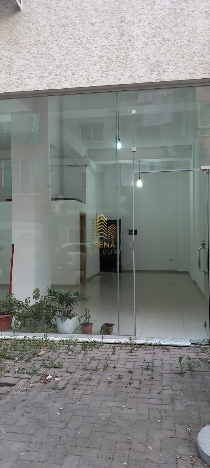 Qera, Ambient Biznesi, Yzberisht – Bulevardi Migjeni, 500 Euro/Muaj